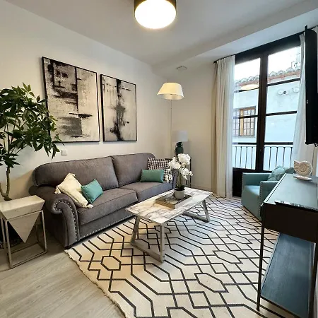 Apartament Puerta Elvira 3000 *